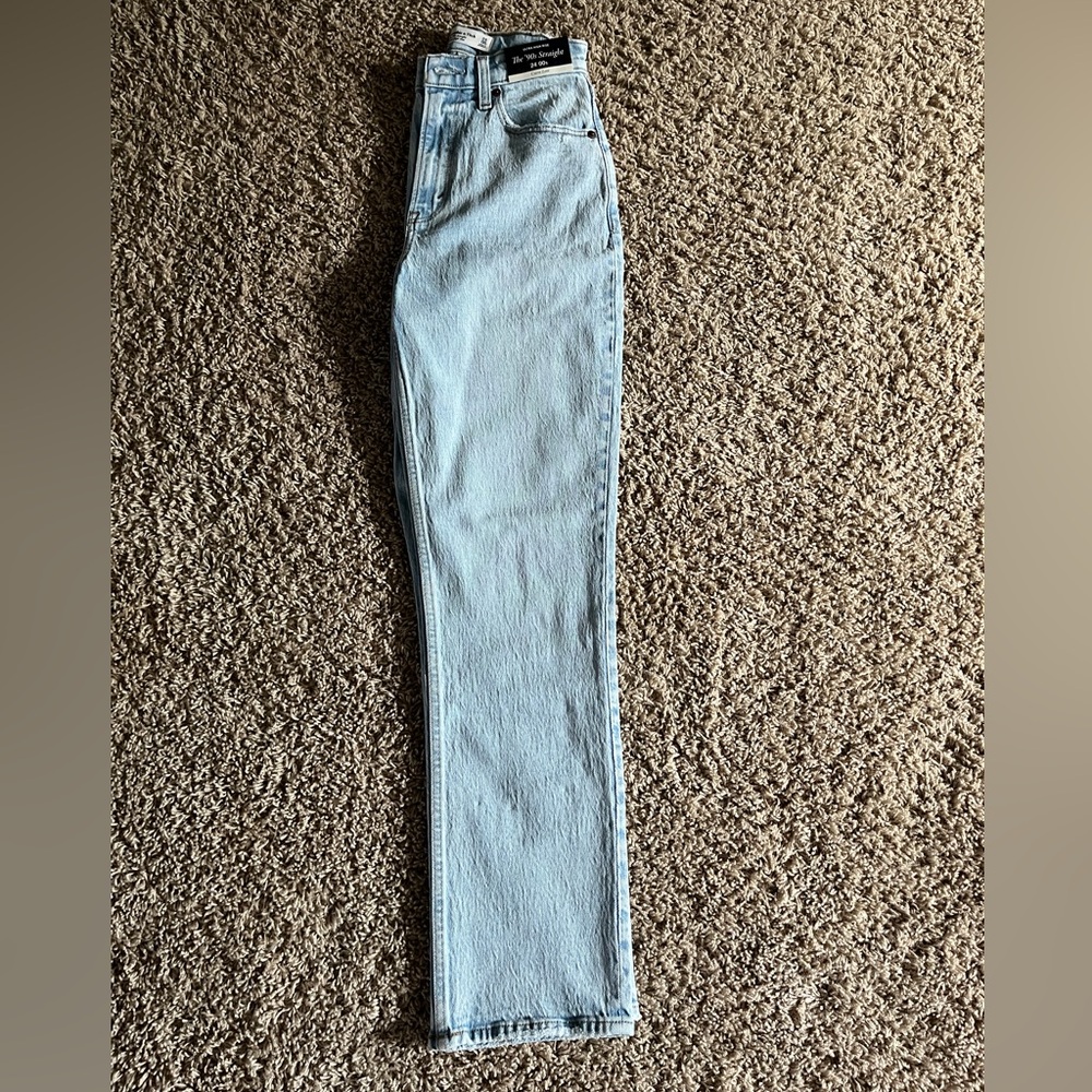NWT Abercrombie & Fitch Ultra High Rise 90s Straight Curve Love